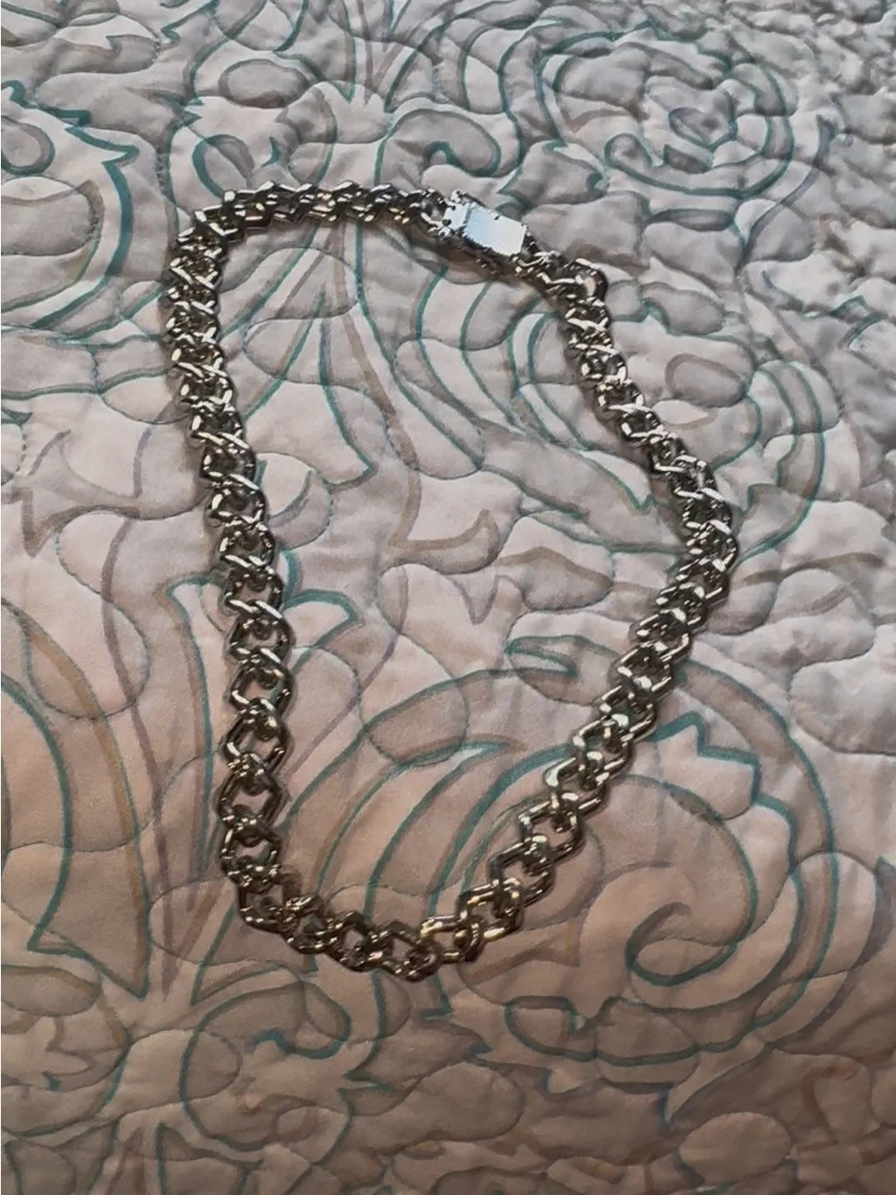 Approx 22” lHigh style Cuban Link necklace with 7” bracelet set{heavy Silvertone